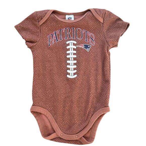 NFL Team Apparel New England Patriots Baby Unisex Football Bodysuit. 18 Months. - Picture 1 of 5